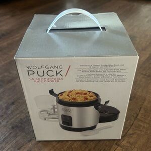NEW IN BOX Wolfgang Puck 1.5 Cup Portable Rice Cooker Mini Small Dorm